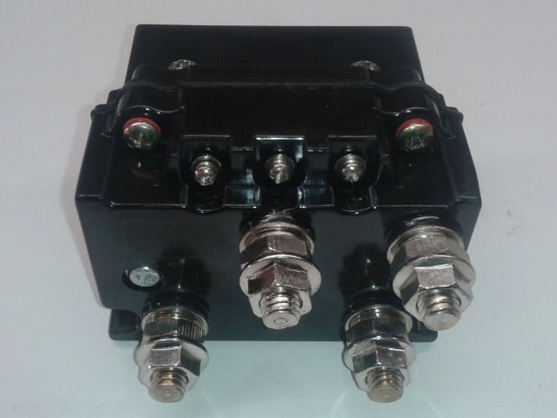 Doppel-Schwerlast-Relais (24 V, 500 A)